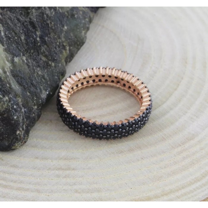 Inel Eternity din Argint 925 Placat cu Rodiu Roz și Trei Randuri Pietre Cubic Zirconia Negre